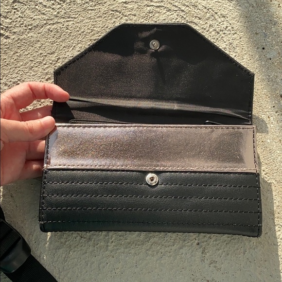 The Flash “Zoom” Backpack + Wallet Bundle - Picture 7 of 9